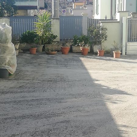 Agli Oleandri Appartamento In Villa Con Con Parcheggio Gorizia Luaran gambar